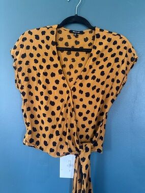Madewell Mustard Yellow Short Sleeve Tie-Front Blouse with Black Spot Print